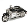ceas de birou in forma de motocicleta cu atas in miniatura, din colectia de cadouri pentru barbati